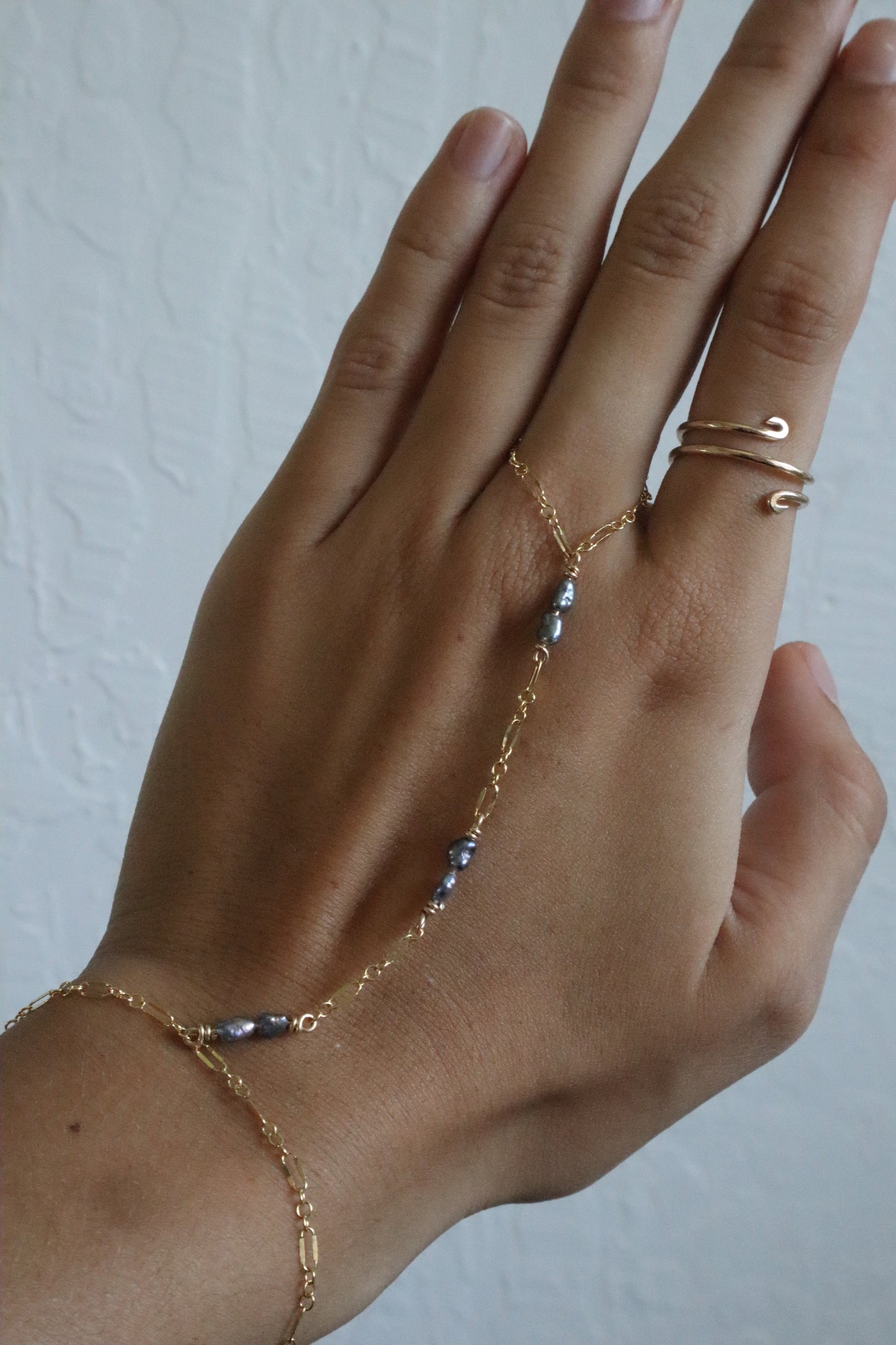 Pearl Handchain