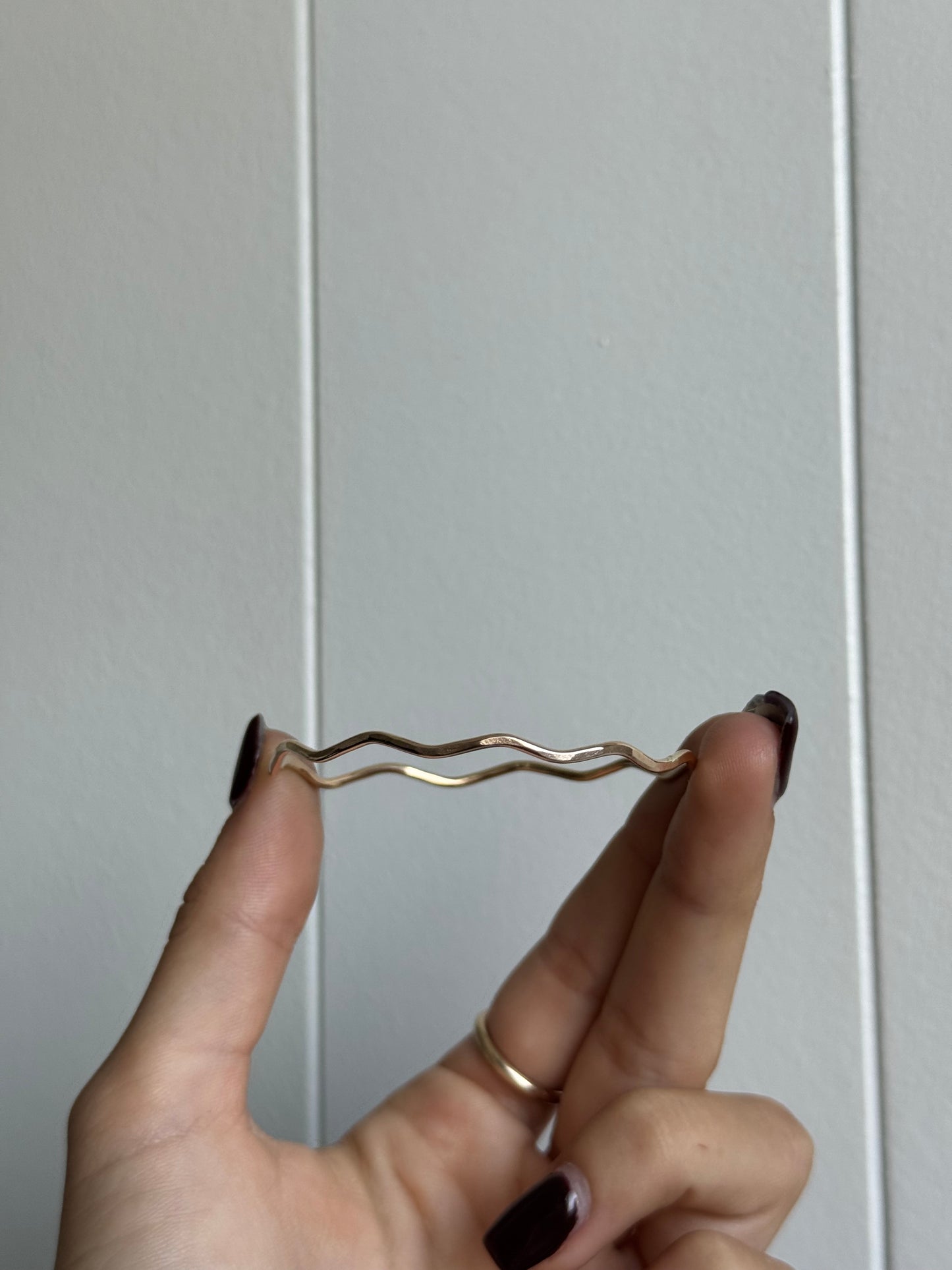 7 Wavy Bangle