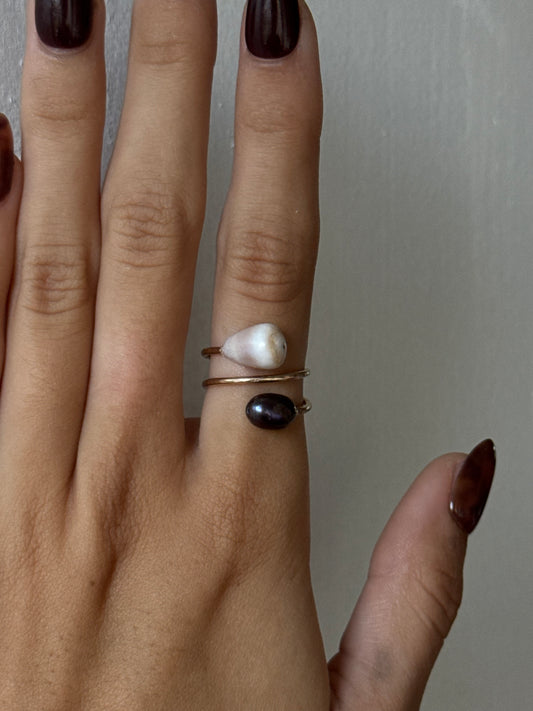 6 Pearl & Shell Ring